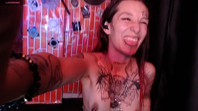 freyjalodbrok's Live XXX Chat