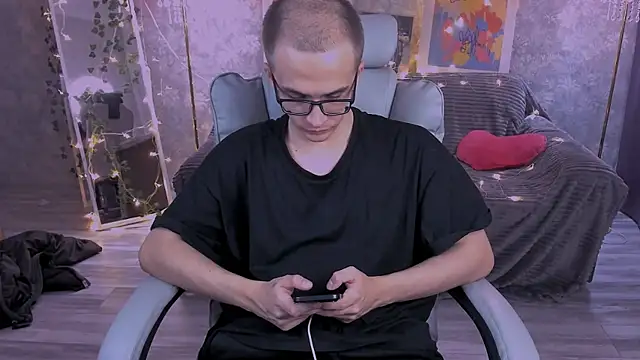 Pure_Aura Chat XXX in diretta