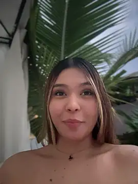 Sofia-Velez Adlı Modelin Canlı XXX Sohbeti