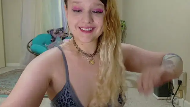 Emihaze's Live XXX Chat