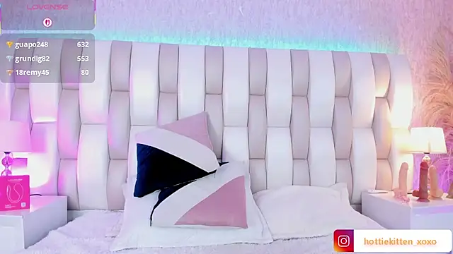 แชท XXX สดของ Viollet_xoxo