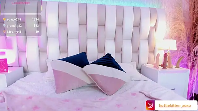 Viollet_xoxo Chat XXX in diretta