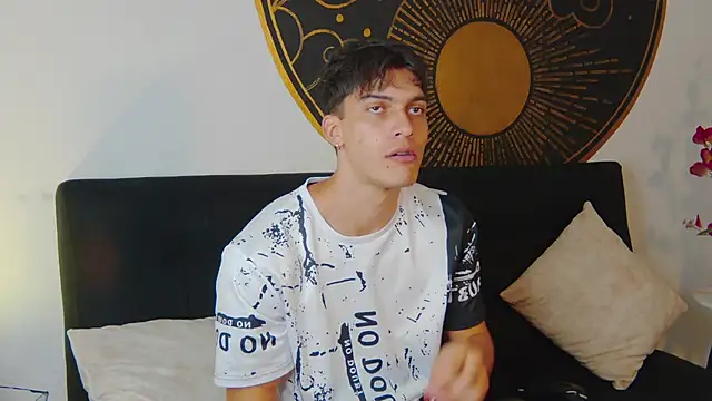 AlessioVitale live XXX chat