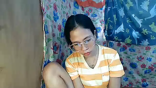 PinaySkinnyGirl 现场XXX聊天