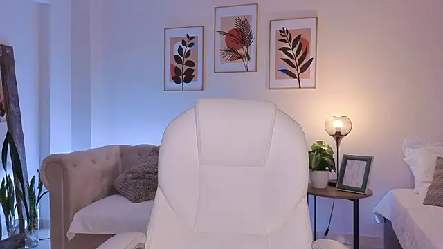 DahianaWalcott 即時 XXX 聊天