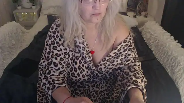 Divineblond's Live XXX Chat