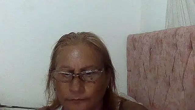 charrysexy1: онлайн-секс-чат