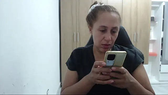 Chat XXX ao vivo de RoxanaLove9