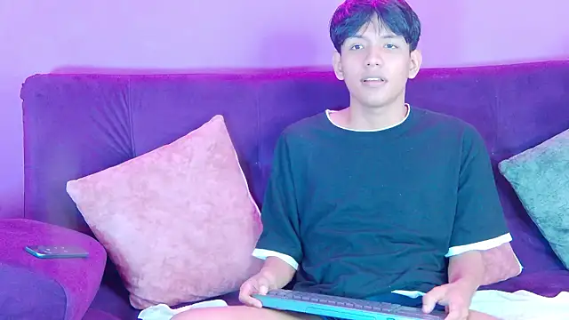 Liam_Sinclair: онлайн-секс-чат