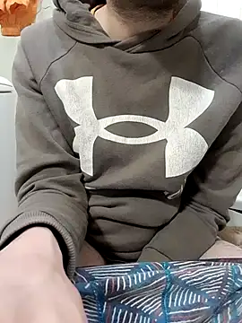 80julien: онлайн-секс-чат