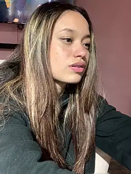 Diosa_Pink Adlı Modelin Canlı XXX Sohbeti