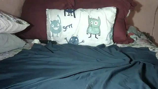 Chat +18 de BigBellySlutty ao vivo