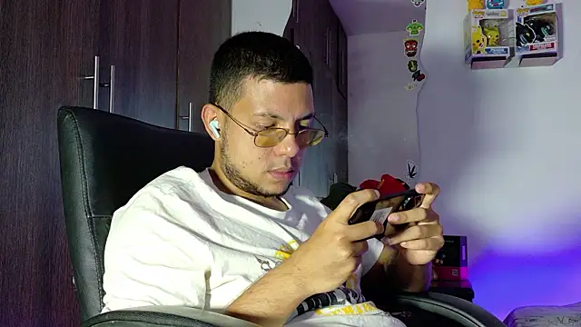 Nymphobuddies Live XXX-Chat