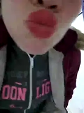 LaraCalienteのライブXXXチャット