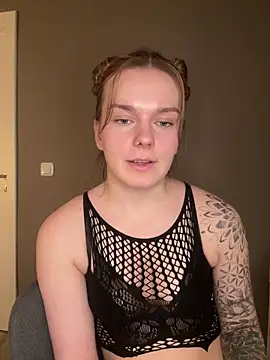 LisaFreierxx Show in webcam