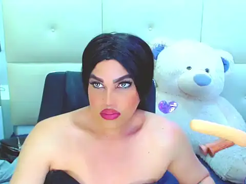 Chat +18 de NharaBigCock ao vivo