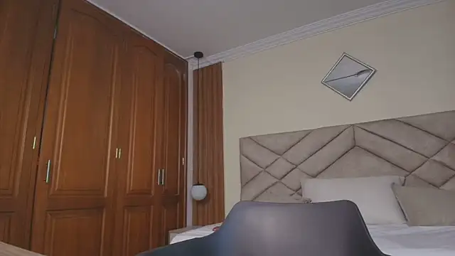 Laracooper_n Live XXX chat