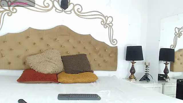 Chat +18 de CloeCastillo ao vivo