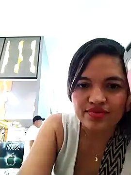 MoonMajesty_n Live XXX chat