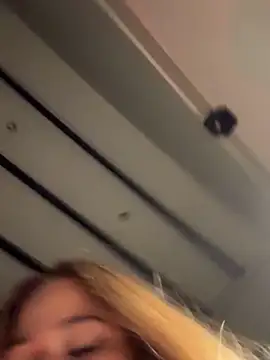 XXX chat uživo modela curchez_