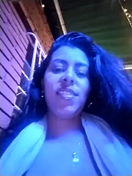 แชท XXX สดของ Luianna