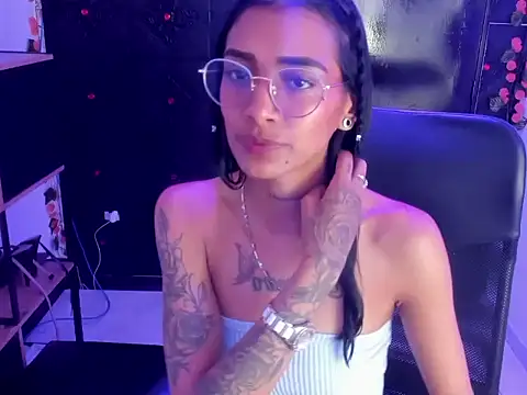 Онлайн чат XXX KarlaSlutSkinny__