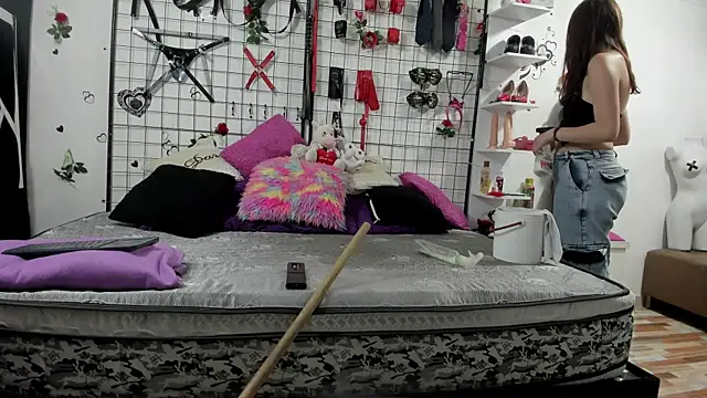 playful-girls webcam show