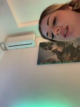 IsabellaEtthan 即時 XXX 聊天