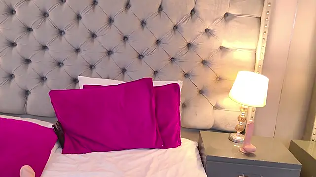 EllaEvanz's Live XXX Chat