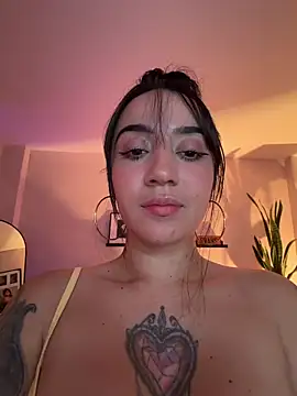 Chat XXX en directo de EmmyEvans1