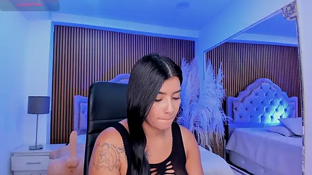 SelenaStonne Chat XXX in diretta