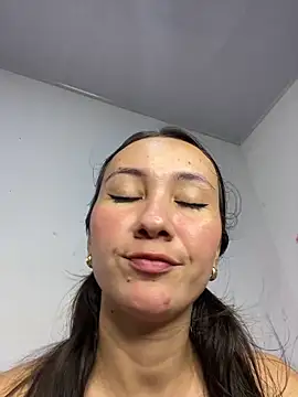 Abby_Colyns23: απευθείας συνομιλία ΧΧΧ