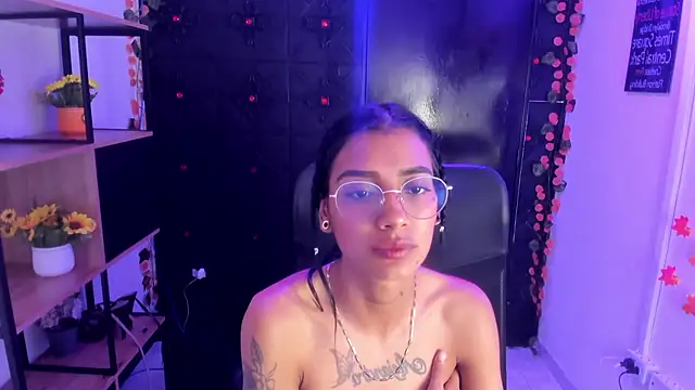 Živý XXX chat KarlaSlutSkinny__