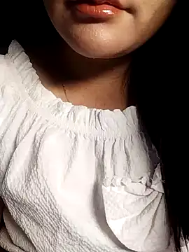 Reina_Fcup01 Adlı Modelin Canlı XXX Sohbeti