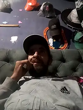 hairy_mannn live XXX chat