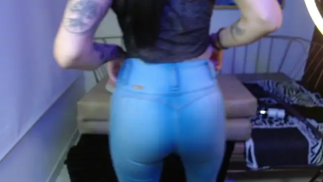 Roxanne_vale Chat XXX live