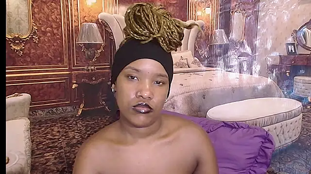 EroticSexyPrada élő XXX-chatje