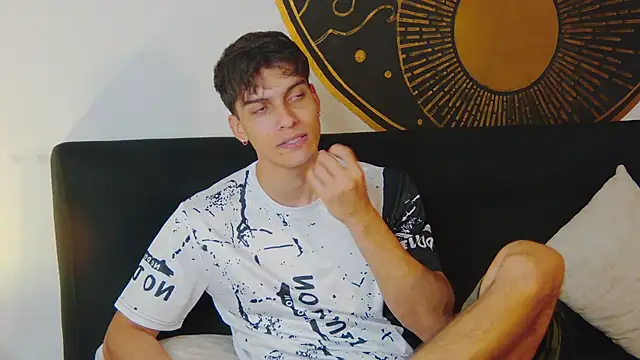 AlessioVitale Chat XXX live