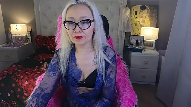 RoxalanaStar Live XXX Chat