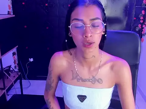 Chat XXX en directo de KarlaSlutSkinny__