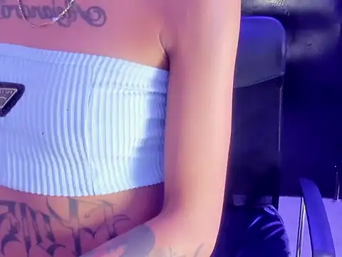 KarlaSlutSkinny__ – Live XXX-chat