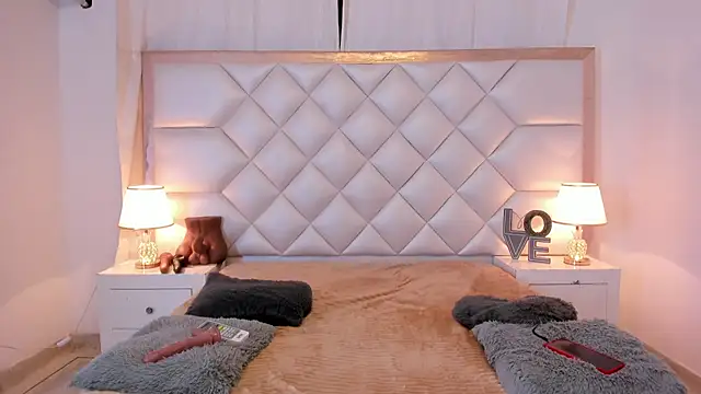 brittany069: онлайн-секс-чат