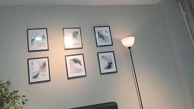 دردشة HannaBrave الجنسية المباشرة