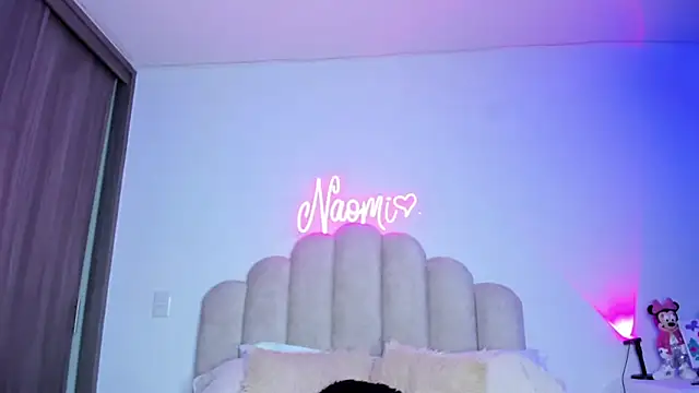 NaomiAshaのライブXXXチャット