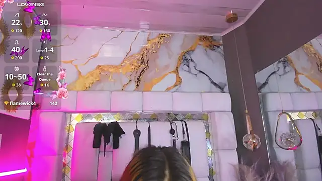 Natasha-Adams: онлайн-секс-чат