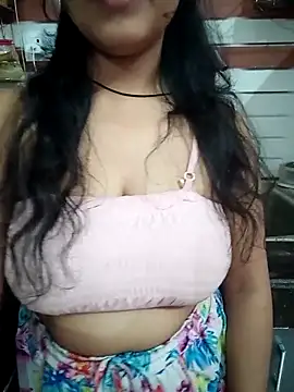 Anaya000: διαδικτυακό σόου στην κάμερα