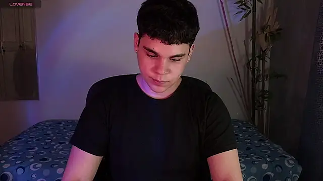 Chatroom XXX en direct de eithan_jonnes