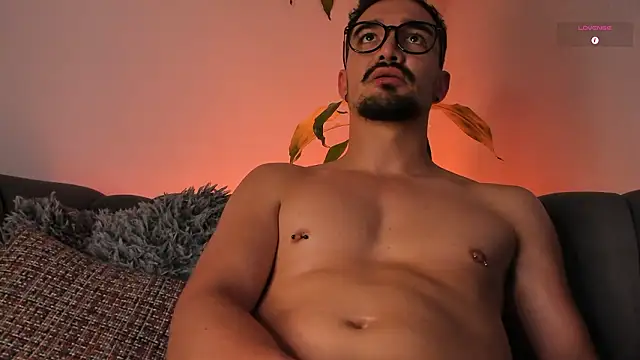 Chatroom XXX en direct de SavageCross1