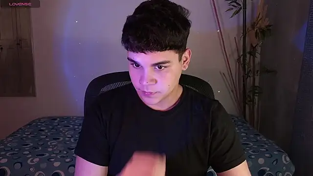 Онлайн чат XXX eithan_jonnes