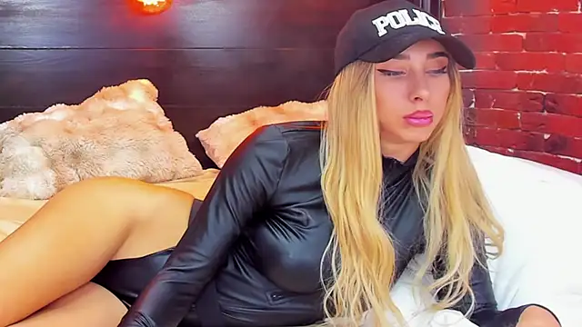 ChristynaRoss élő XXX-chatje